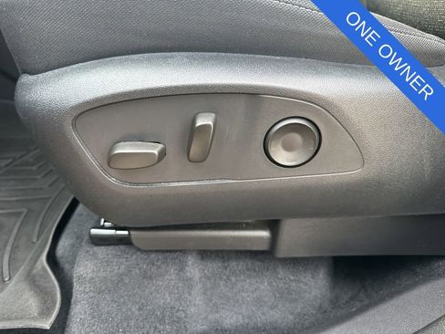 Used 2024 Chevrolet Traverse LT FWD image 12