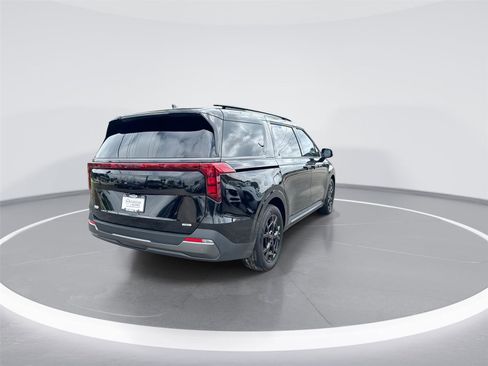 Used 2025 Kia Carnival SX w/ SX Dark Edition Package FWD image 8