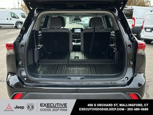 Used 2022 Toyota Highlander XLE image 27