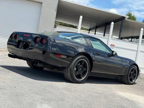 Used 1994 Chevrolet Corvette Coupe RWD image 4