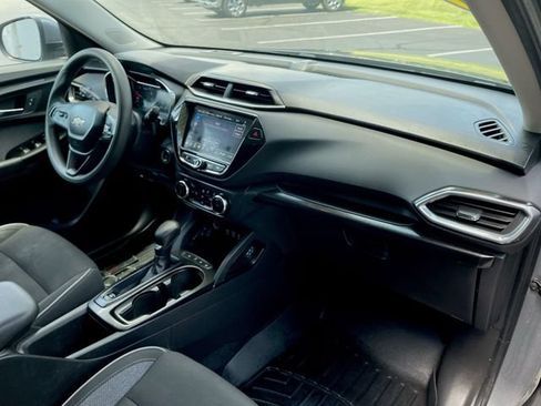 Used 2022 Chevrolet TrailBlazer LT w/ Convenience Package FWD image 27