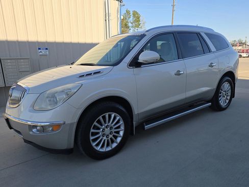 Used 2011 Buick Enclave CXL w/ LPO, Cargo Convenience Pkg image 1