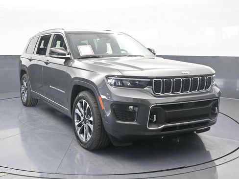 Used 2024 Jeep Grand Cherokee L Overland w/ Luxury Tech Group IV image 9