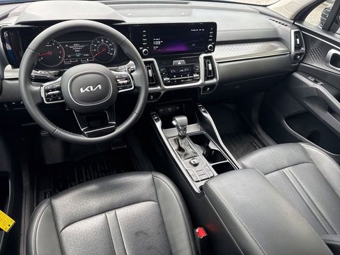 Used 2022 Kia Sorento S FWD image 19