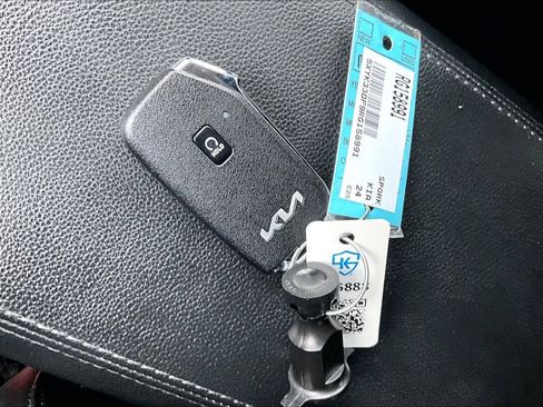 Used 2024 Kia Sportage EX FWD image 15