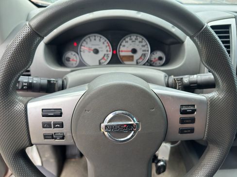 Used 2018 Nissan Frontier SV RWD image 18