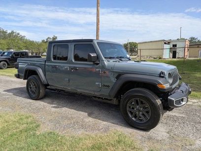 New 2026 Jeep Gladiator Sport