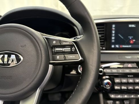 Certified 2022 Kia Sportage EX w/ EX Technology Package image 17