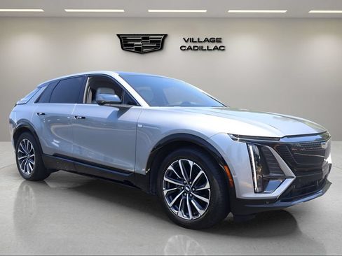Certified 2024 Cadillac Lyriq Sport RWD image 7
