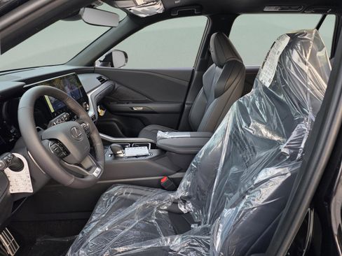 New 2026 Lexus TX 500h AWD image 13