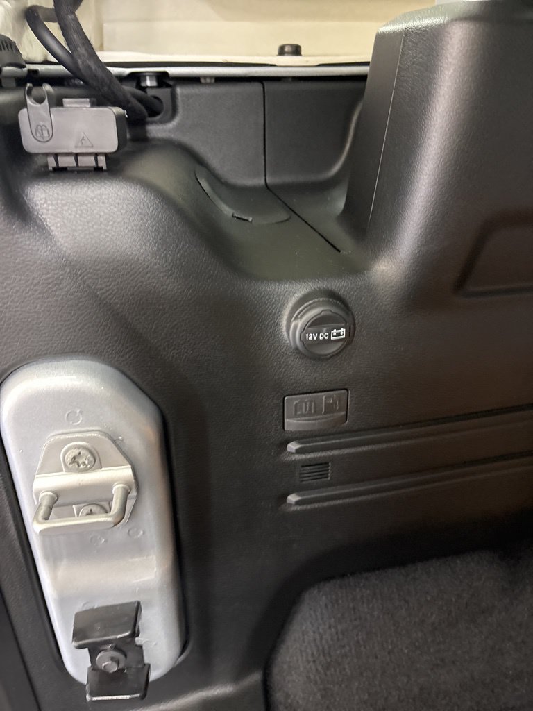 Used 2023 Jeep Wrangler Unlimited Sahara w/ Cold Weather Group AWD/4WD image 30