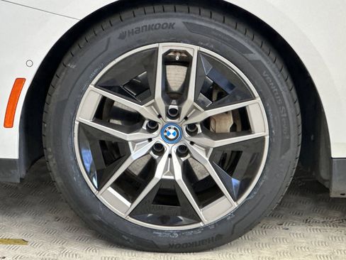 Certified 2024 BMW i5 eDrive40i RWD image 11