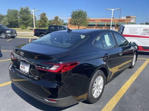 Used 2025 Toyota Camry LE FWD image 34