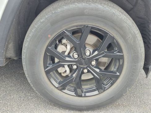 Certified 2024 Jeep Grand Cherokee Altitude image 6