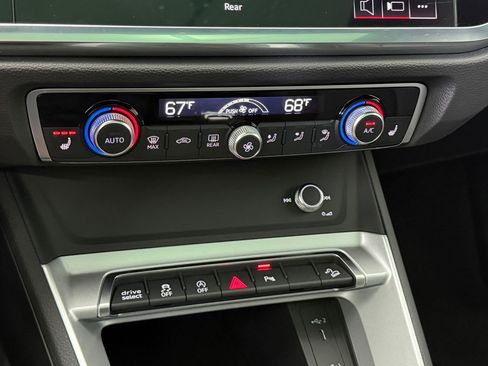 Certified 2025 Audi Q3 2.0T Premium image 20