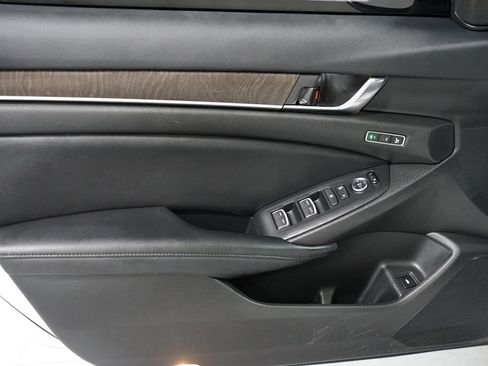 Used 2022 Honda Accord Touring image 29
