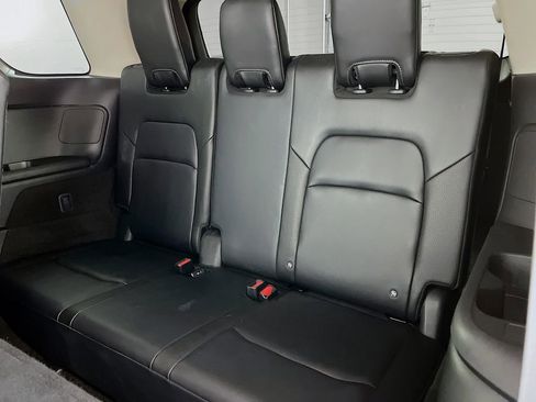 Used 2023 Nissan Pathfinder SL w/ Lighting Package (N92) FWD image 31