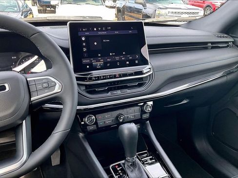 New 2026 Jeep Compass Latitude image 7