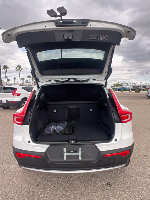 Used 2020 Volvo XC40 T4 Momentum FWD image 29