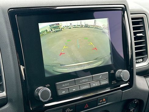 Used 2024 Nissan Frontier SV image 13