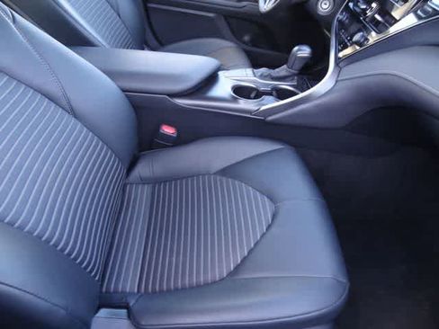 Used 2024 Toyota Camry SE image 16
