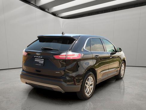 Used 2021 Ford Edge SEL w/ Convenience Package image 5