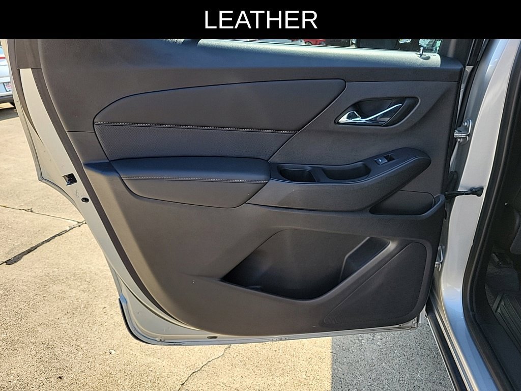 Used 2019 Chevrolet Traverse Premier w/ Driver Confidence II Package FWD image 14