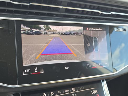 New 2025 Audi Q8 Prestige image 26