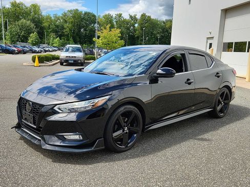 Used 2023 Nissan Sentra SR w/ Midnight Edition Package FWD image 3