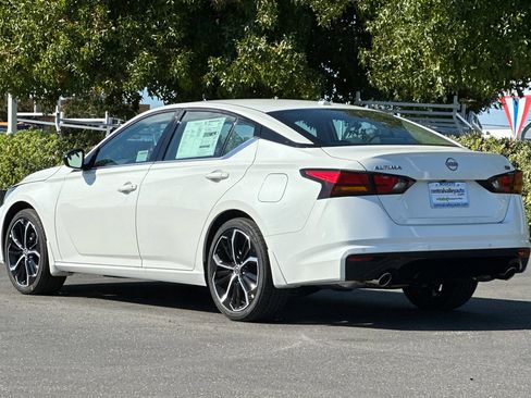 New 2025 Nissan Altima 2.5 SR w/ SR Premium Package image 6