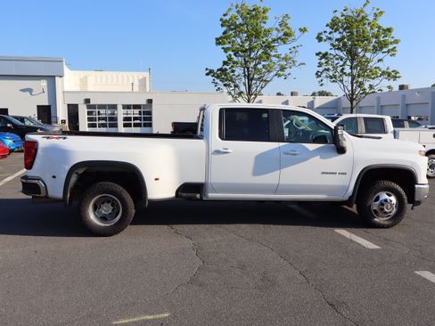 Used 2024 Chevrolet Silverado 3500 LT w/ Convenience Package AWD/4WD image 22