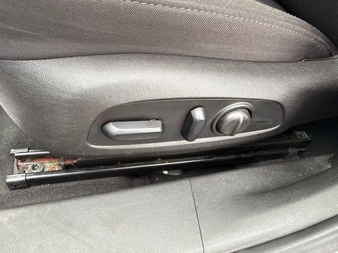 Used 2018 Chevrolet Malibu LT w/ Sport Package FWD image 23