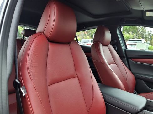 Certified 2025 MAZDA MAZDA3 2.5 S Hatchback w/ Premium Pkg image 14