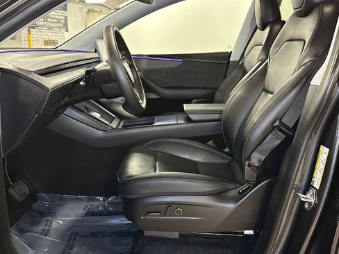 Used 2026 Tesla Model Y Long Range RWD image 21