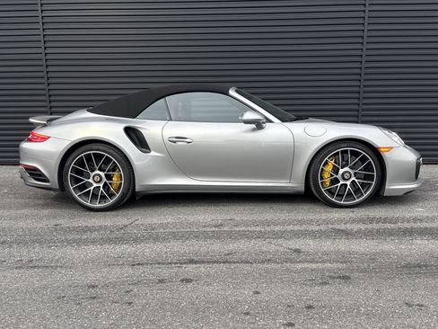 Certified 2019 Porsche 911 Turbo image 1