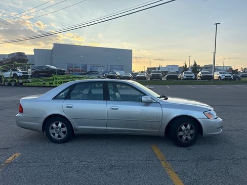 Used 2000 Toyota Avalon XL w/ Option Pkg 3 FWD image 25