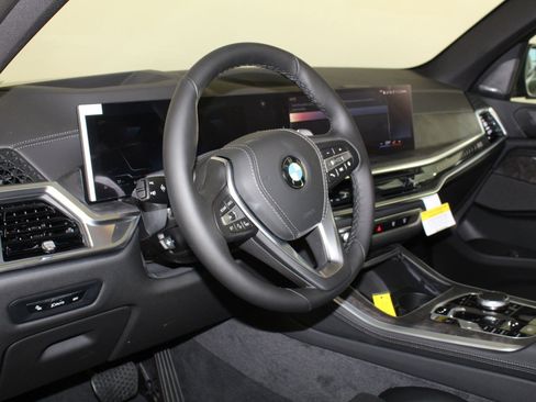 Used 2026 BMW X5 sDrive40i w/ Climate Comfort Package image 4