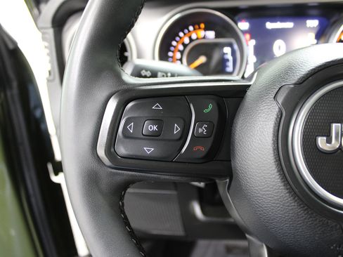 Used 2023 Jeep Gladiator Willys image 9