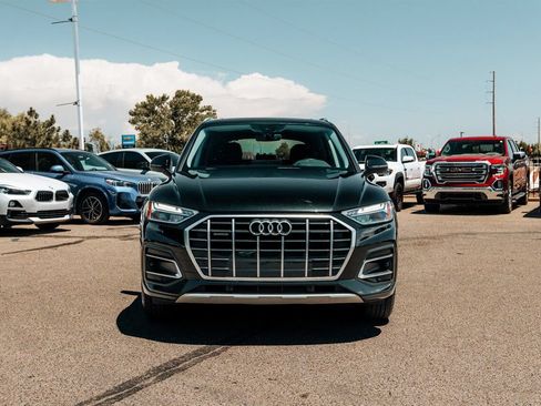 Used 2023 Audi Q5 2.0T Premium w/ Convenience Package AWD/4WD image 2