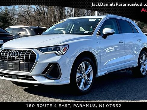 Used 2024 Audi Q3 2.0T Premium Plus image 1