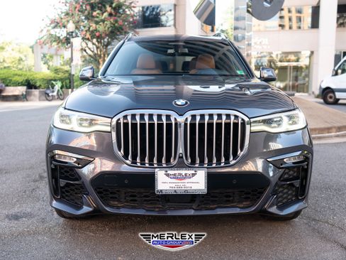 Used 2019 BMW X7 xDrive50i w/ Dynamic Handling Package image 2
