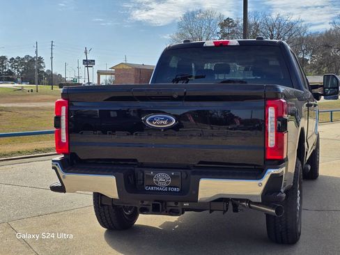 New 2026 Ford F250 Lariat w/ FX4 Off-Road Package image 4