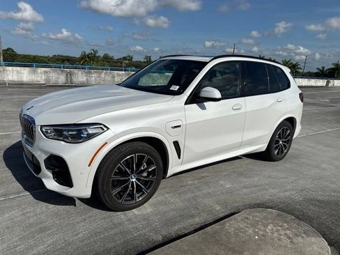 Used 2022 BMW X5 xDrive45e w/ M Sport Package AWD/4WD image 1