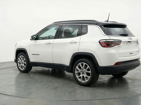 Used 2025 Jeep Compass Limited image 6
