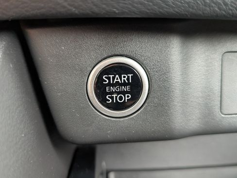 Used 2023 Nissan Rogue SV FWD image 31