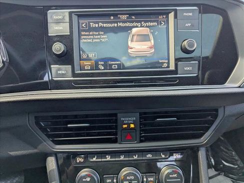 Used 2023 Volkswagen Jetta SE image 18