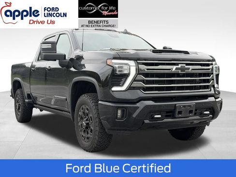 Used 2024 Chevrolet Silverado 2500 High Country w/ Midnight Edition AWD/4WD image 1