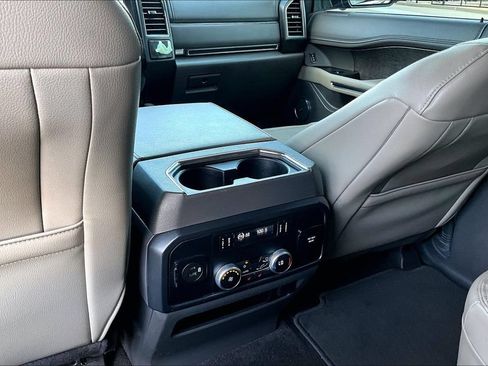 Used 2021 Ford Expedition Limited AWD/4WD image 23