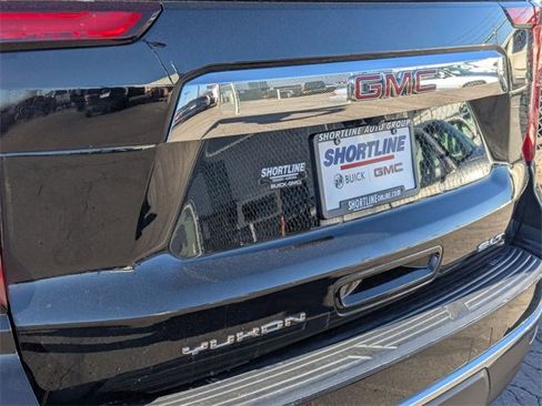 Used 2023 GMC Yukon SLT image 11