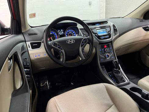 Used 2015 Hyundai Elantra Limited FWD image 16
